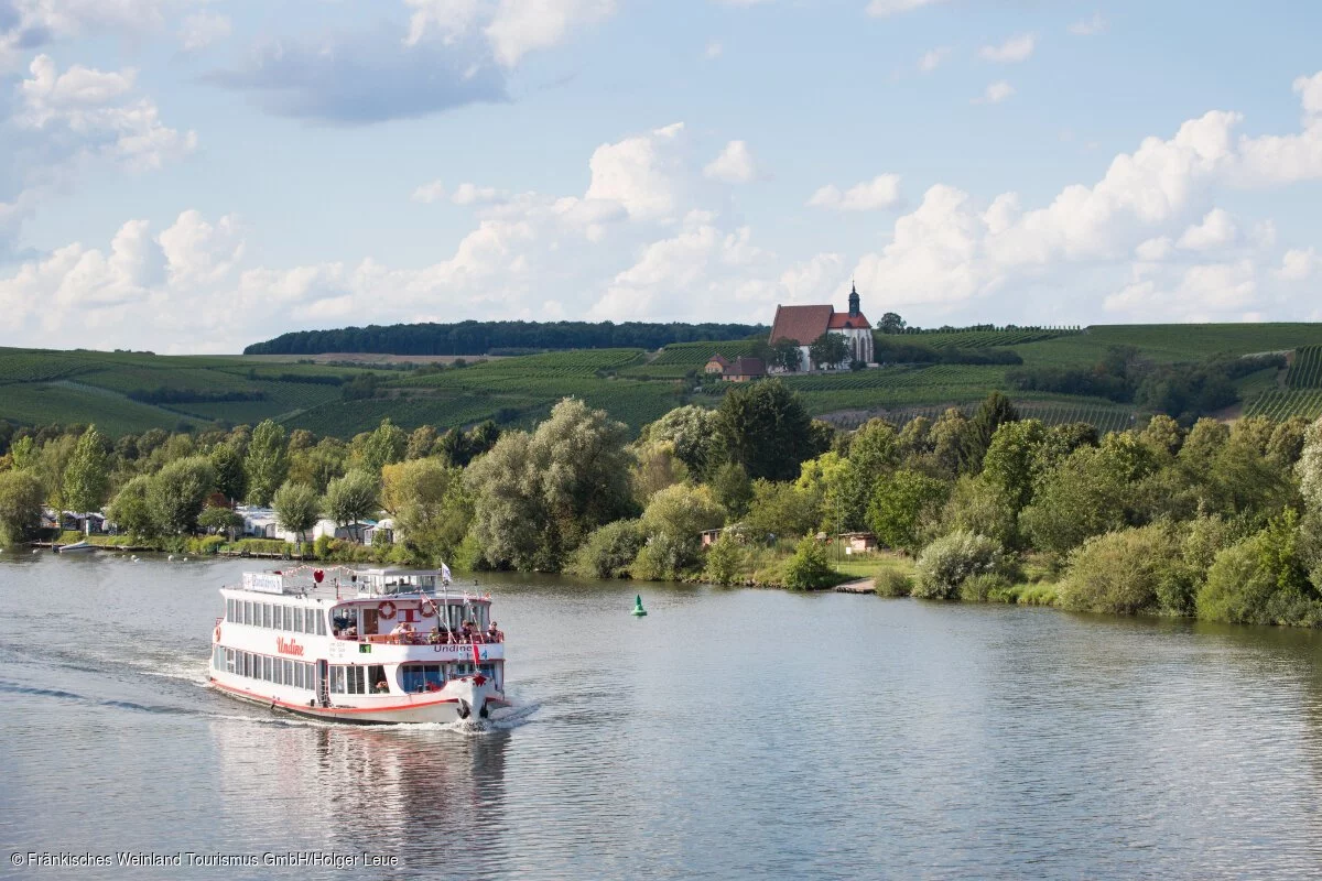 Schifffahrt auf dem Main bei Volkach