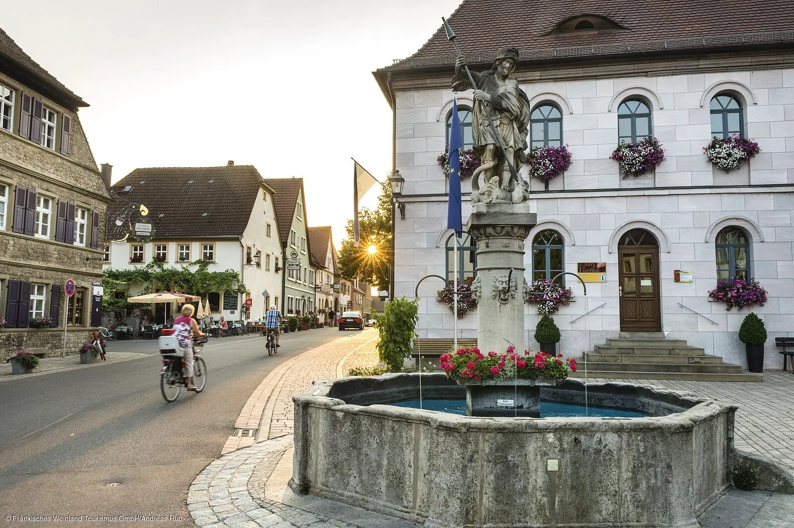 Sommerach am Dorfbrunnen