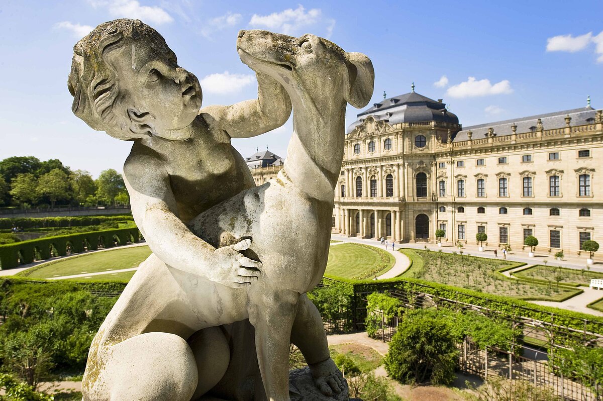 Würzburg Hofgarten und Putto Foto Andreas Hub